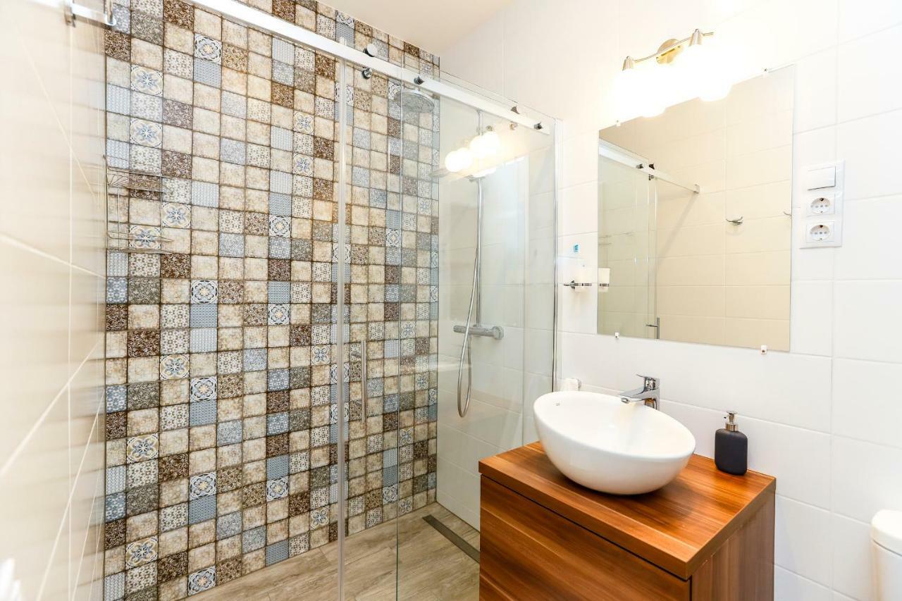 D8 Design Apartment & Studio Еґер Екстер'єр фото