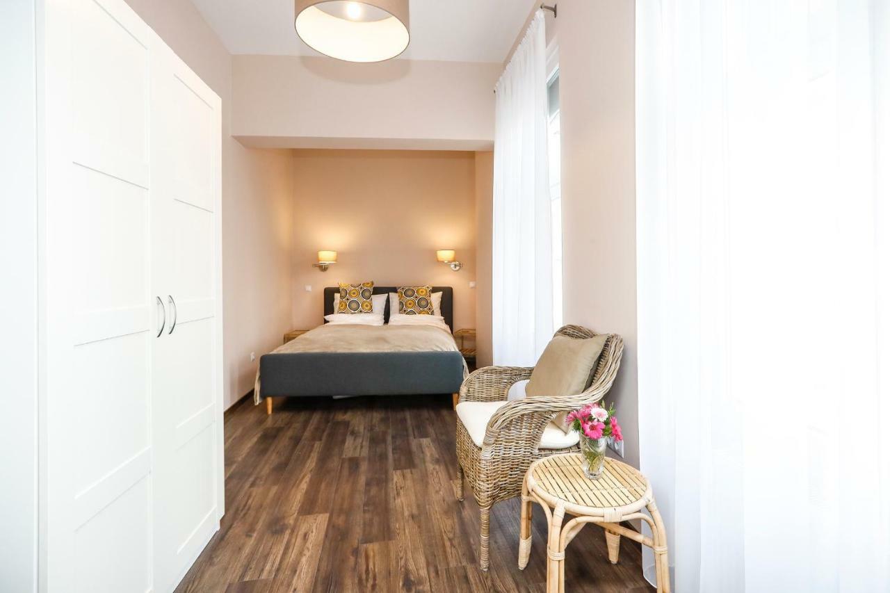 D8 Design Apartment & Studio Еґер Екстер'єр фото