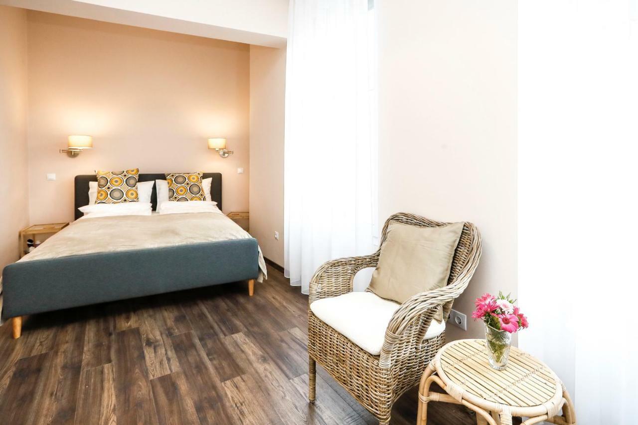 D8 Design Apartment & Studio Еґер Екстер'єр фото